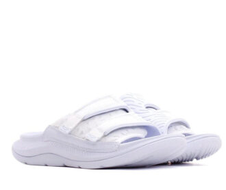 HOKA オラ リュクス ‘ホワイト’