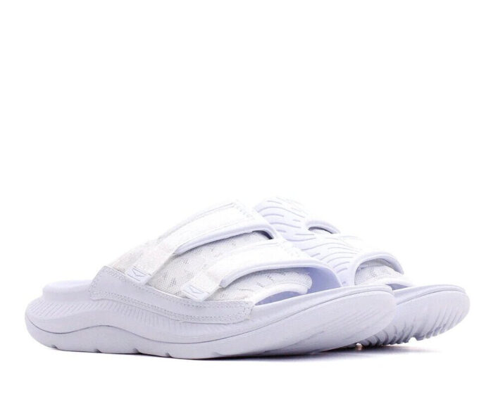 HOKA オラ リュクス ‘ホワイト’