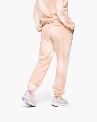 HOKA エッセンシャル ジョガー