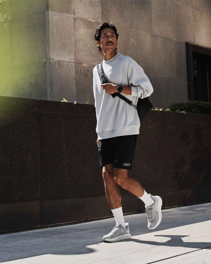 ホカ ホカ オネオネ HOKA エッセンシャル ジョガー