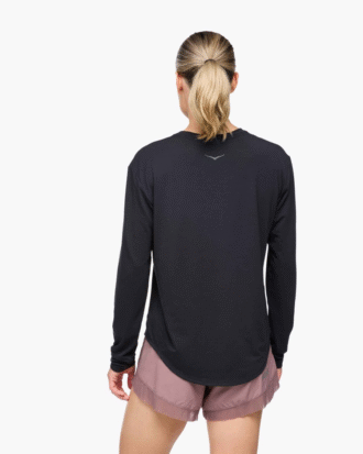 HOKA エッセンシャル LS ティー