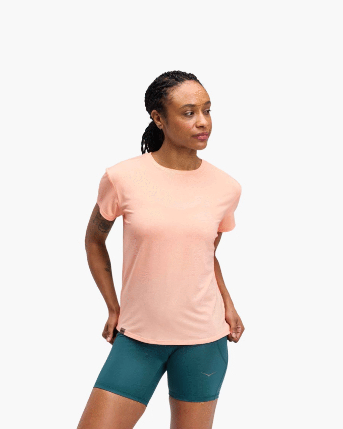 HOKA エッセンシャルTシャツ