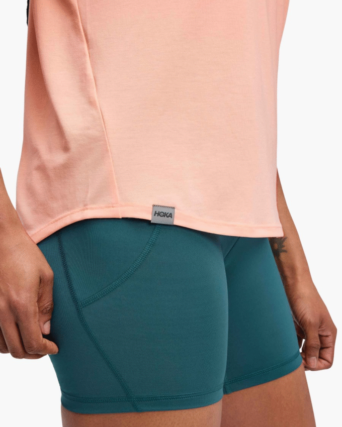 HOKA エッセンシャルTシャツ