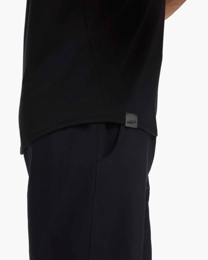 HOKA エッセンシャルTシャツ