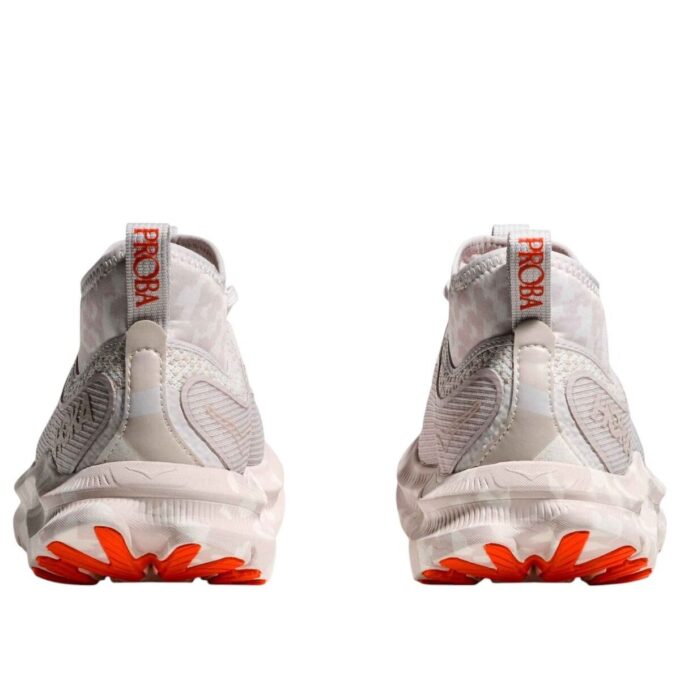 HOKA x スタジオ プロバ カワナ ミッド ‘ホワイト’
