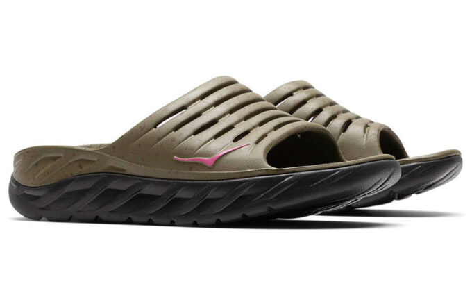 HOKA x Bodega Ora リカバリースライド「マティーニオリーブ ジェットブラック」