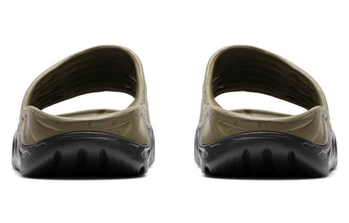 HOKA x Bodega Ora リカバリースライド「マティーニオリーブ ジェットブラック」
