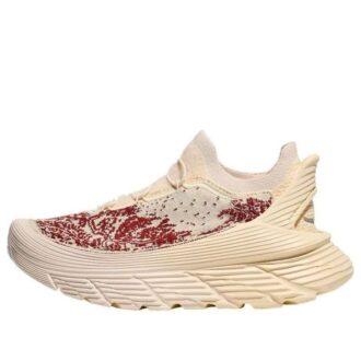 HOKA x Paria Farzaneh レストア チャッカ ‘クリーム’