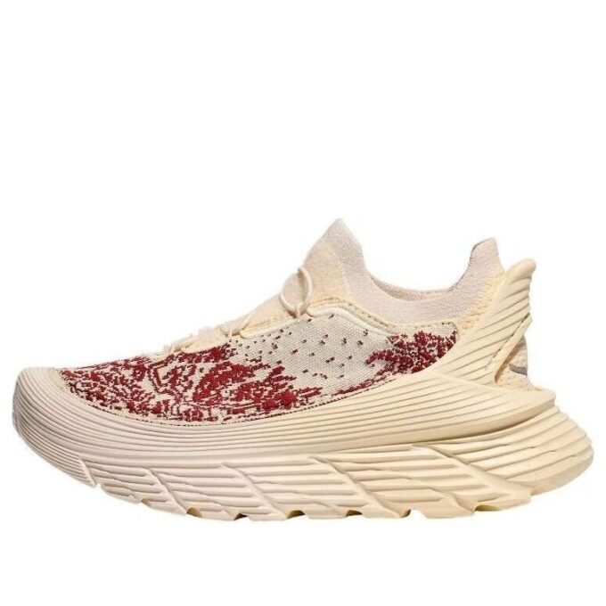 HOKA x Paria Farzaneh レストア チャッカ ‘クリーム’