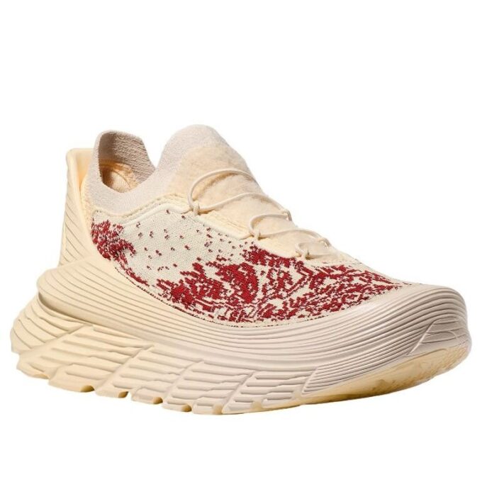 HOKA x Paria Farzaneh レストア チャッカ ‘クリーム’