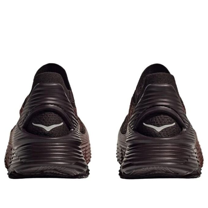 HOKA x Paria Farzaneh レストア チャッカ「チョコレート」