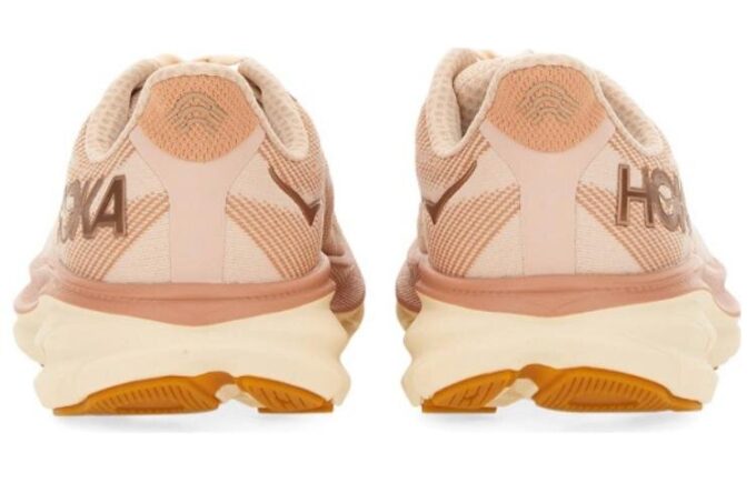 (WMNS) クリフトン 9「サンドストーン クリーム」