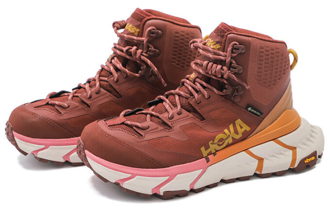 (WMNS) テナイン ハイク GTX「チェリーマホガニー ストロベリーアイス」