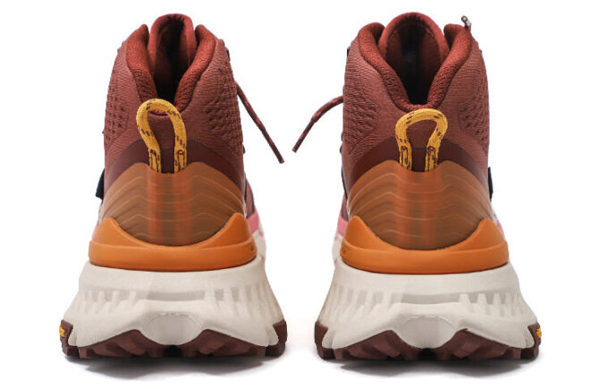 (WMNS) テナイン ハイク GTX「チェリーマホガニー ストロベリーアイス」
